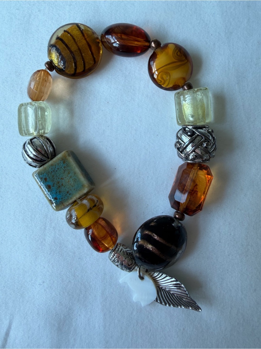 Vintage Avon Beaded Chic Stretch Bracelet Brown & Silver Toned Nature Theme - Picture 2 of 4